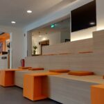 Umbau eines Wohnblocks zur Jugendherberge